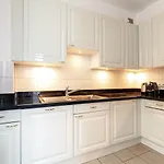 Charming French Style With Eiffel Tower View Prime Location Near Attractions