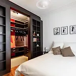 Apartament Charming French Style With Eiffel Tower View Prime Location Near Attractions