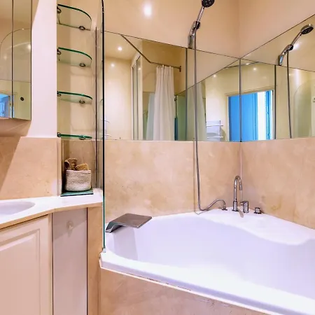 Apartamento Charming French Style With Eiffel Tower View Prime Location Near Attractions París