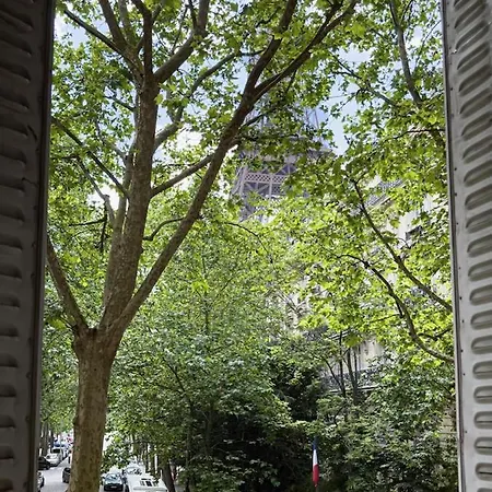 Charming French Style With Eiffel Tower View Prime Location Near Attractions Apartment Paris