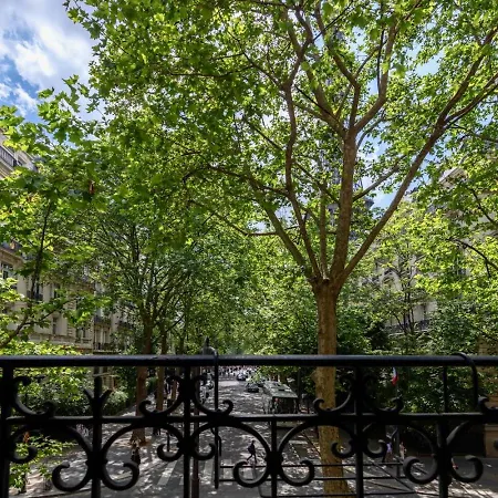 Apartman Charming French Style With Eiffel Tower View Prime Location Near Attractions *