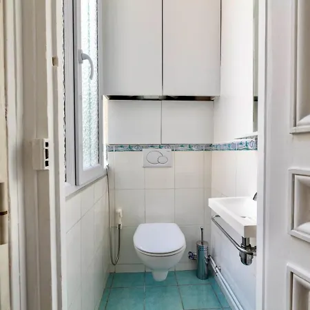 Apartman Charming French Style With Eiffel Tower View Prime Location Near Attractions