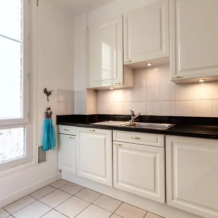 Charming French Style With Eiffel Tower View Prime Location Near Attractions Apartamento *