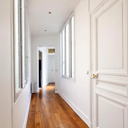 Charming French Style With Eiffel Tower View Prime Location Near Attractions París