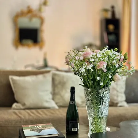 Apartamento Charming French Style With Eiffel Tower View Prime Location Near Attractions París