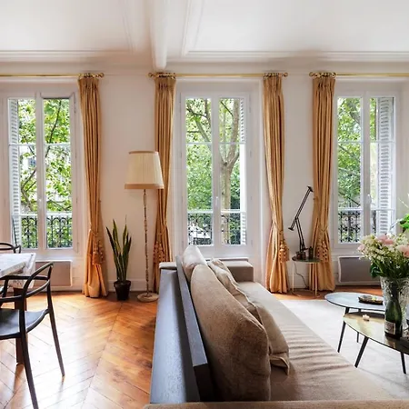 Apartamento Charming French Style With Eiffel Tower View Prime Location Near Attractions París